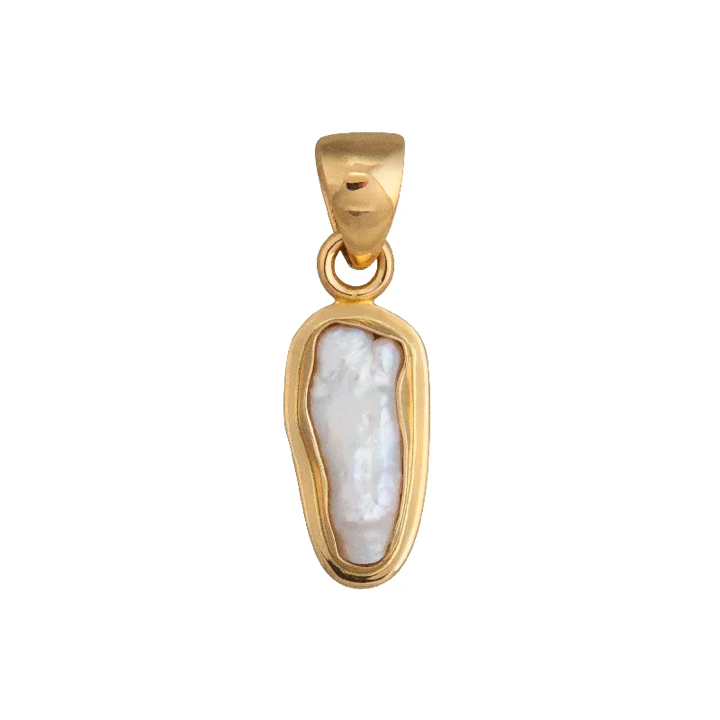 Alchemia Biwa Pearl Pendant with Detailed Edge