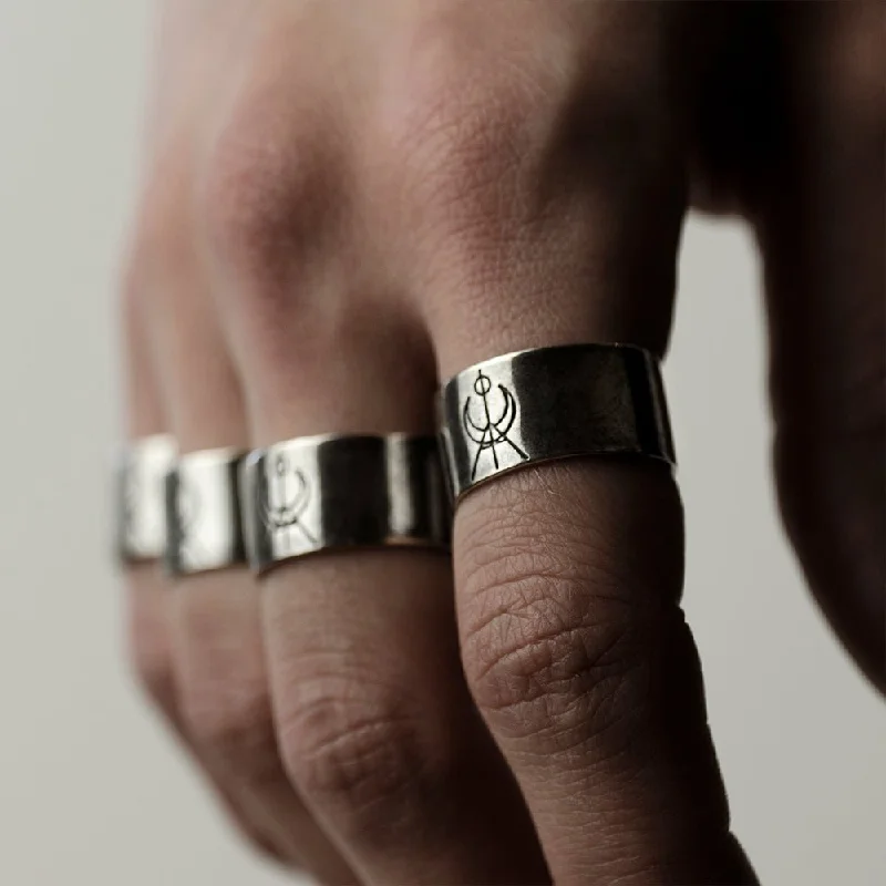 MG Logo ring