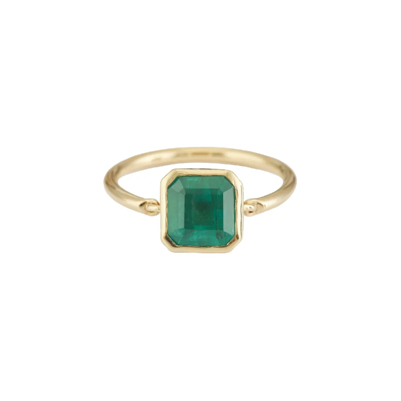 Supreme Button Ring - Emerald