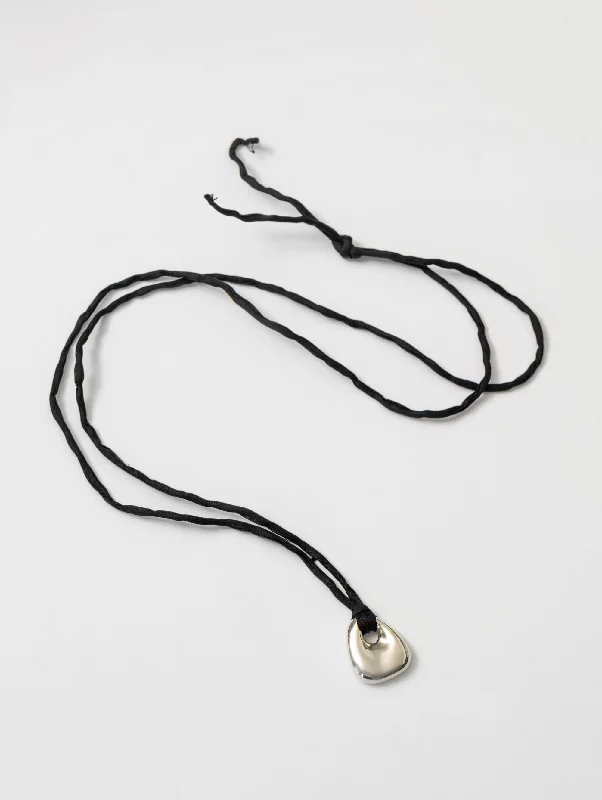 Dion Necklace in Black